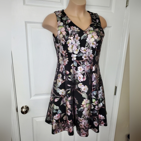 Robbie Bee Metallic Floral Fit and Flare Dress - Picture 2 of 11